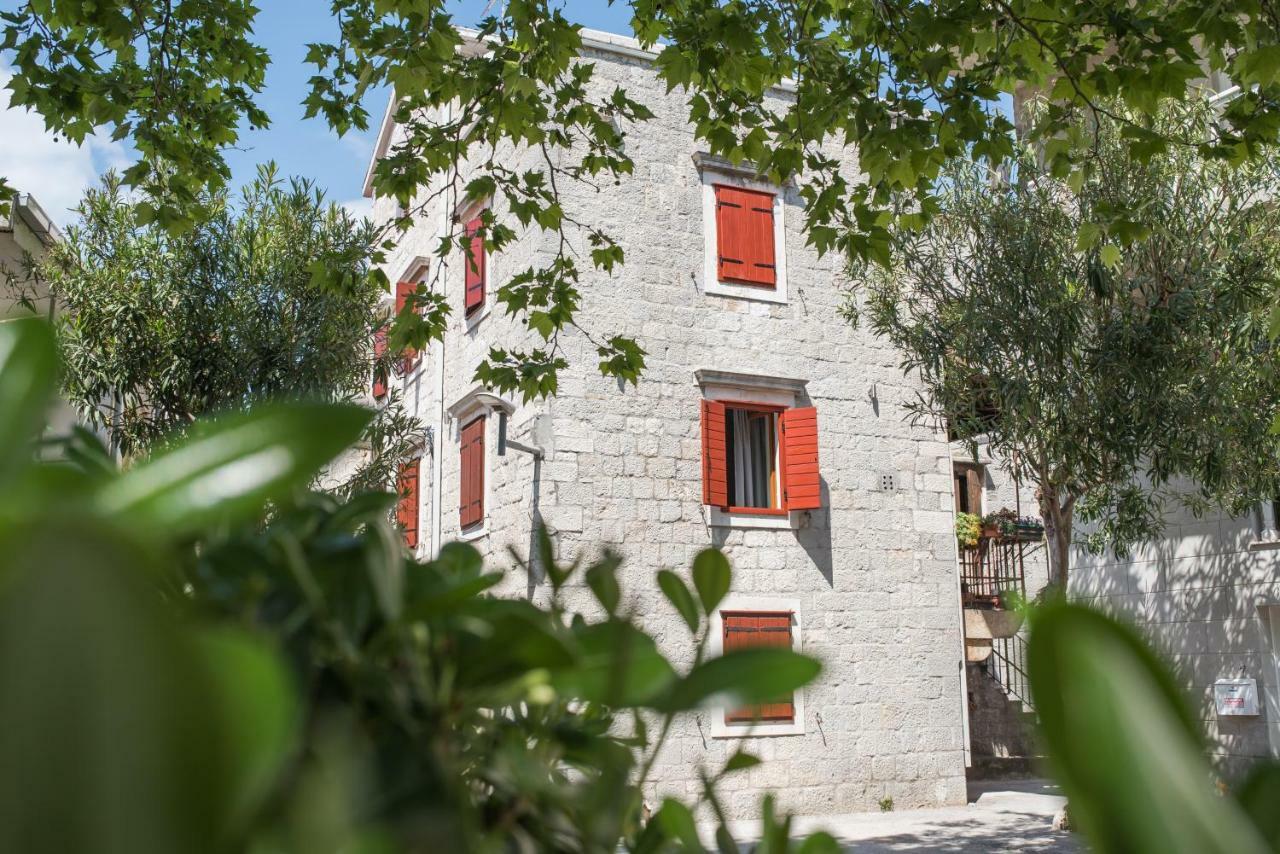 Studio Apartment Lena Kastela Exterior photo