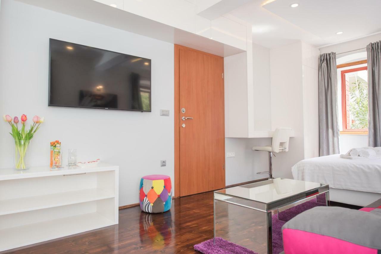 Studio Apartment Lena Kastela Exterior photo